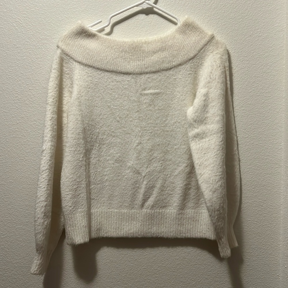 Fuzzy sweater small